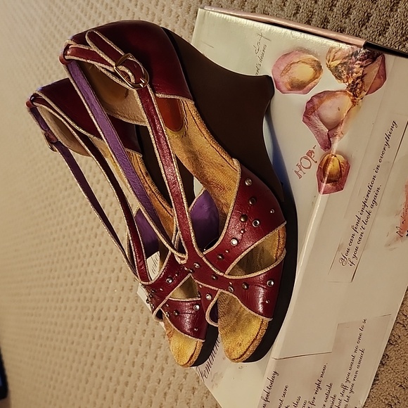 Red, funky wedges from Kenzie, studded and decorative foot sole. Worn once. - Picture 2 of 5
